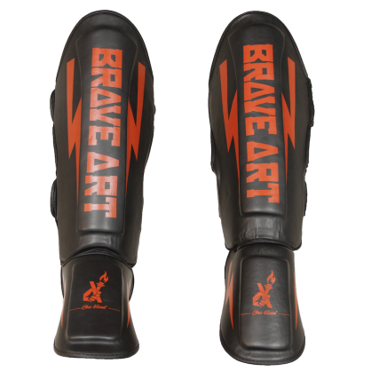 Protège-Tibias & Pieds Classic One – Noir & Rouge | Brave Art