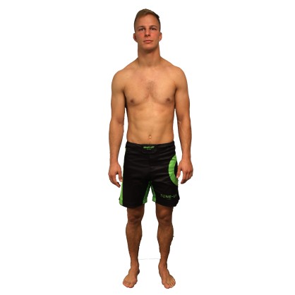 Short MMA Tone Up Brave Art – Noir & Vert | Mobilité & Impact Visuel
