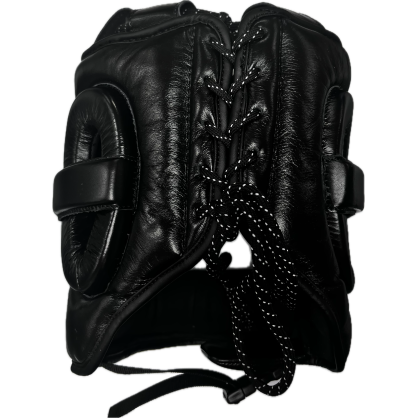 Boxhelm aus Leder mit Nasenschutz – Brave Art